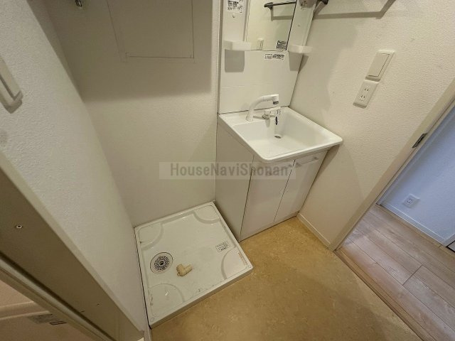 【洗面所】 | カレント　シャンブル | ※他の号室、参考写真