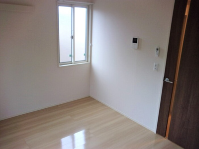 【洋室】 | ハウス三生