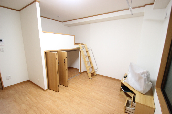 鈴木マンション（家具付き）