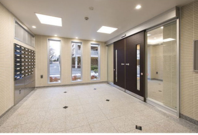 LIBRGRANT世田谷弦巻　ネット0　浴室乾燥　セキュリティ完備のロビー