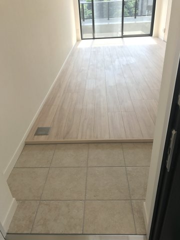 ラグディア高輪の玄関