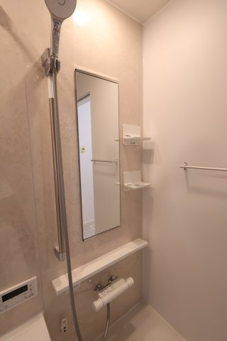 《仲介手数料無料》浦和区領家２丁目8-15(2号棟)新築一戸建てグラファーレの浴室|撮影日 2025年11月14日 13:00 晴れ