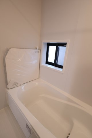 《仲介手数料無料》浦和区領家２丁目8-15(2号棟)新築一戸建てグラファーレの浴室|撮影日 2025年11月14日 13:00 晴れ