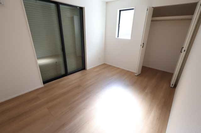 《仲介手数料無料》浦和区領家２丁目8-15(2号棟)新築一戸建てグラファーレの洋室|撮影日 2025年11月14日 13:00 晴れ