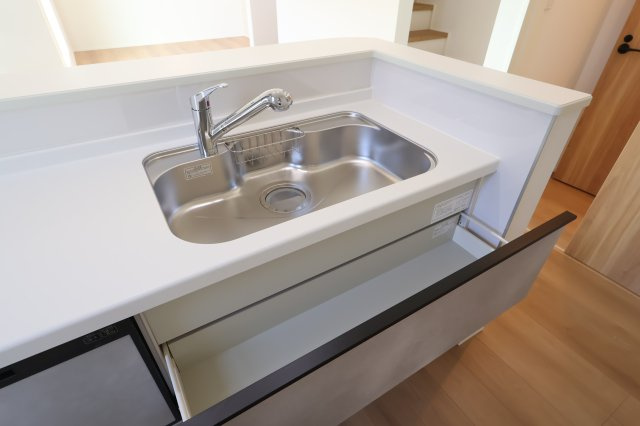 《仲介手数料無料》浦和区領家２丁目8-15(2号棟)新築一戸建てグラファーレのキッチン|撮影日 2025年11月14日 13:00 晴れ