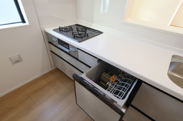 《仲介手数料無料》浦和区領家２丁目8-15(2号棟)新築一戸建てグラファーレのキッチン|撮影日 2025年11月14日 13:00 晴れ