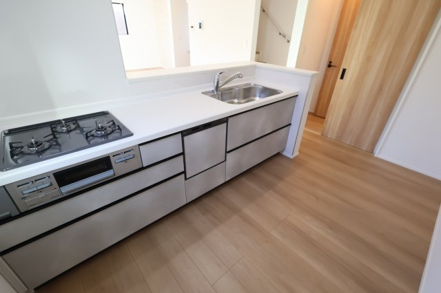 《仲介手数料無料》浦和区領家２丁目8-15新築一戸建てグラファーレのキッチン|撮影日 2025年11月14日 13:00 晴れ