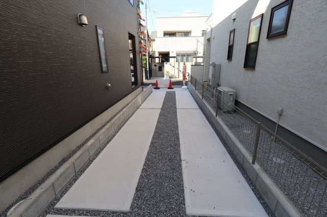 《仲介手数料無料》浦和区領家２丁目8-15新築一戸建てグラファーレの駐車場|撮影日 2025年11月14日 13:00 晴れ