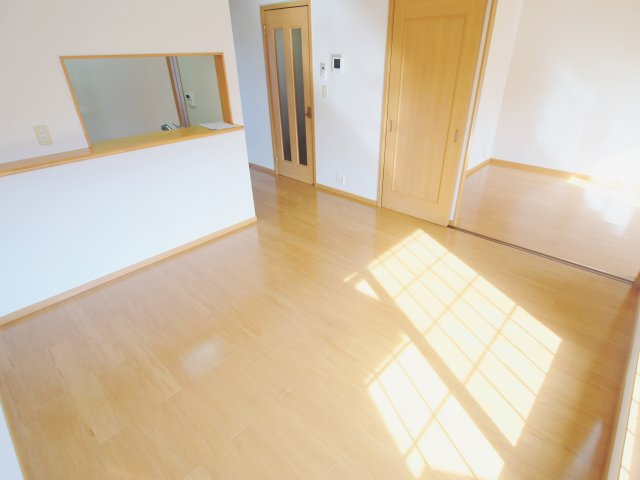 ベルフラワーの居間・リビング