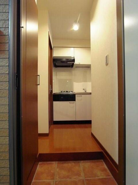 リスレーヌ蔵前の玄関