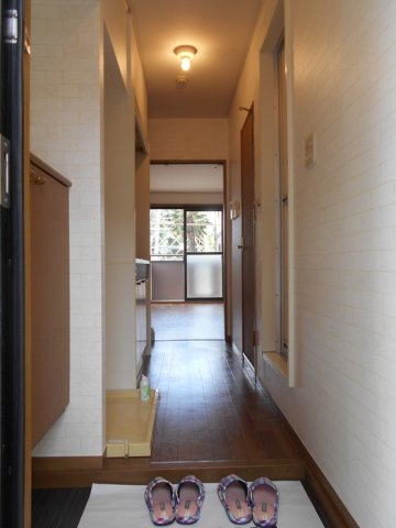 ヴィラ・ファミーユ　Bの玄関