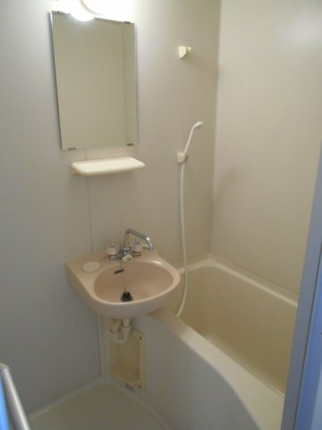 ヴィラ・ファミーユ　Bの浴室