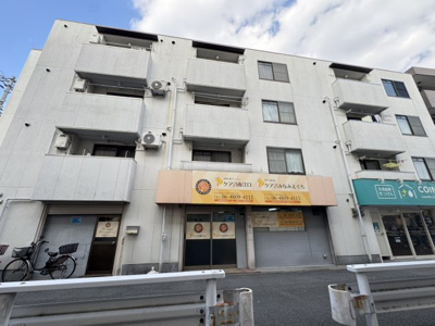 【外観】 | ウエストハイツ | シンプルなデザインの清潔感ある外観です