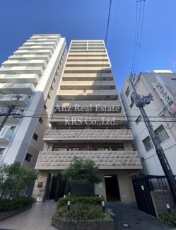 【外観】 | 緑溢れる！スタイリッシュな外観のマンションです♪