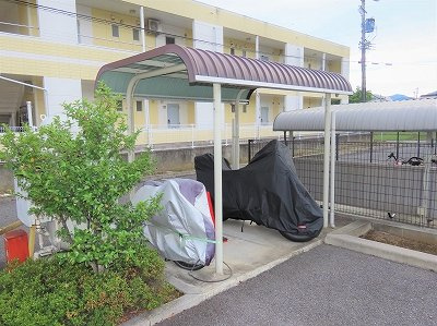 レオパレスグレイスパディのその他|屋根付き駐輪場あり