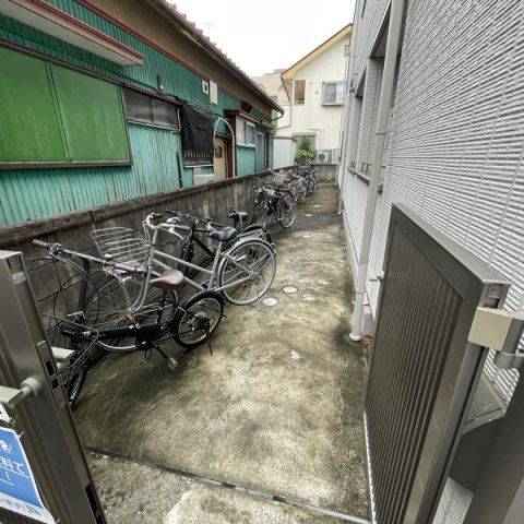 エムズ江北の駐車場