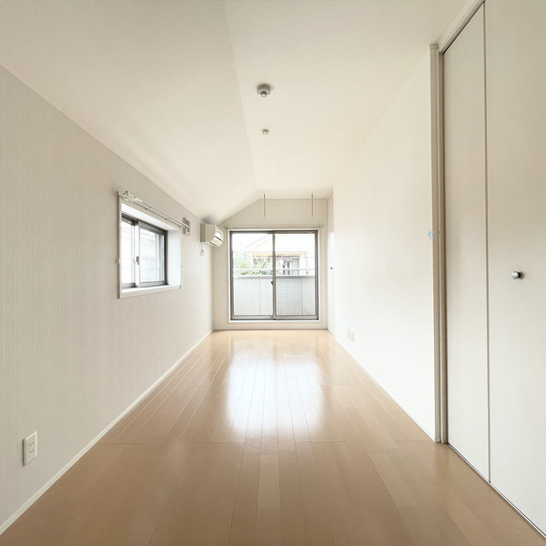 エムズ江北の洋室