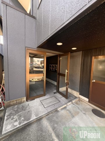 ルシエ春日井のエントランス