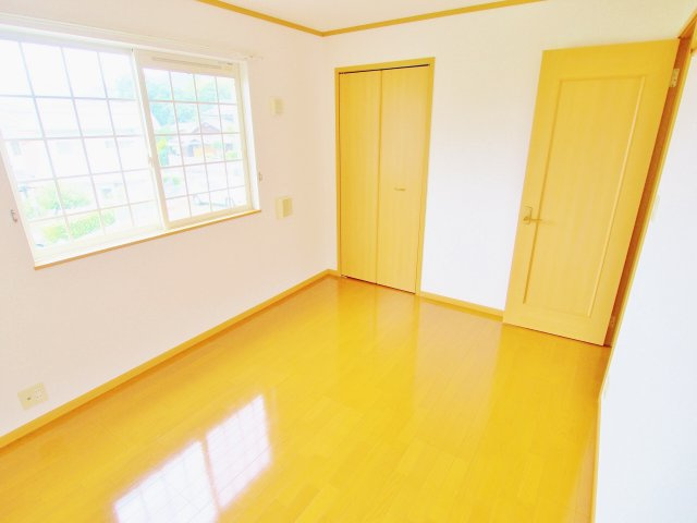 ベルフラワーの洋室