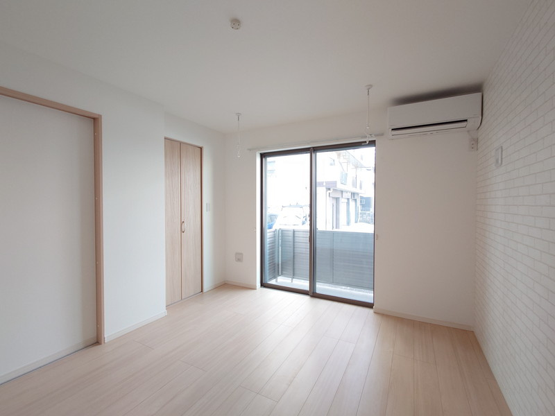 キャメル新狭山3の居間・リビング