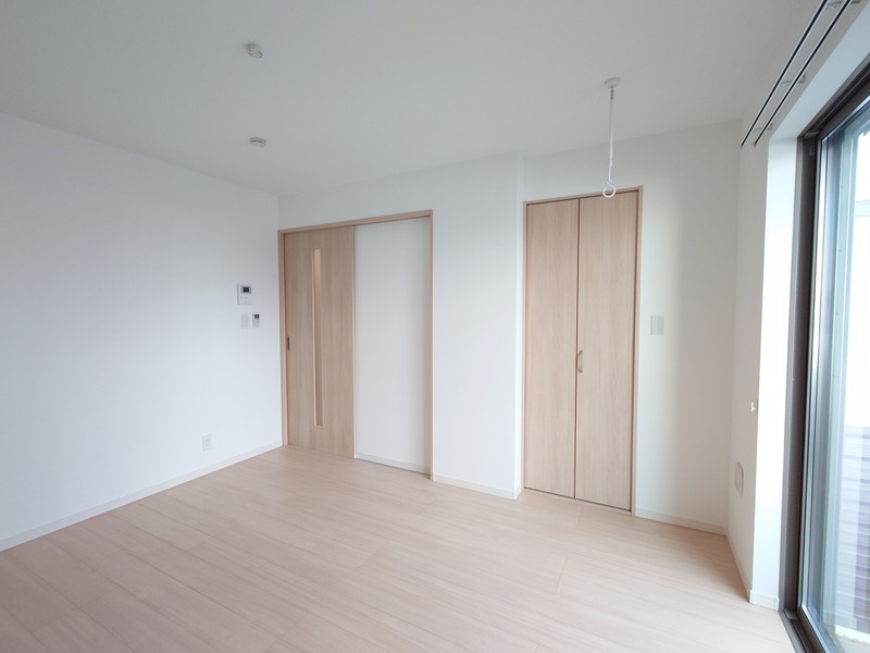 キャメル新狭山3の居間・リビング