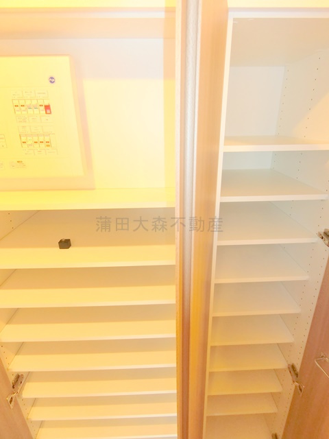 ザ・パークハビオ大森山王の設備|玄関収納　シューズBOX