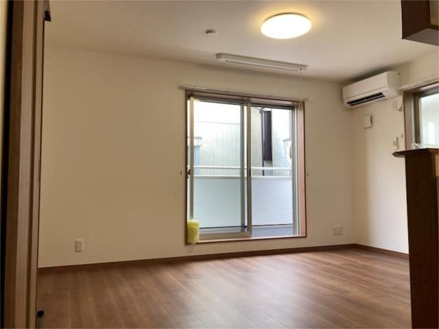 ラニカイ の居間・リビング|■24時間換気システム■ダウンライト■２面採光■室内物干機