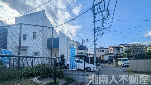 藤沢市片瀬５丁目２１０３戸建ての前面道路含む現地写真|前面道路含む現地写真です