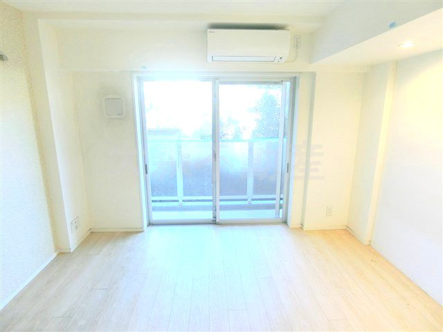 ハーモニーレジデンス大森山王＃002の居間・リビング|洋室