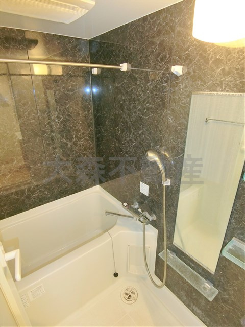 ハーモニーレジデンス大森山王＃002の浴室|浴室乾燥機付きのバスルーム