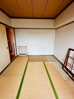 【和室】 | 北側バルコニーに面した6畳和室