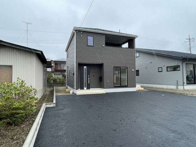 新築戸建・新築建売　大田原市浅香3丁目　制震+耐震で地震に強い　西原小・大田原中の駐車場|並列駐車可能です！カーポートのお見積もりなども住まいの窓口・バースランドにお任せください！