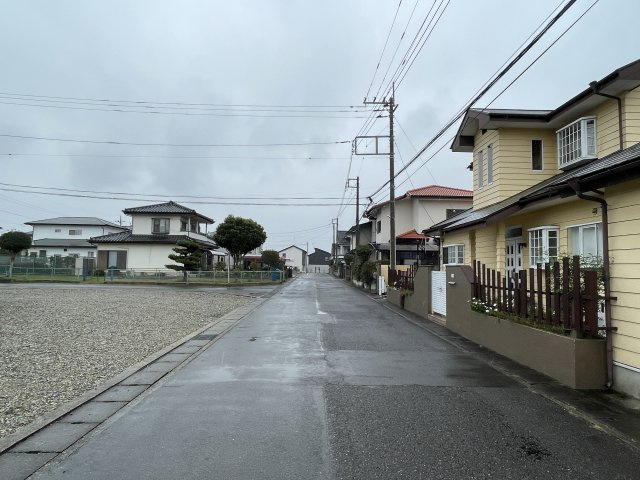 新築戸建・新築建売　大田原市浅香3丁目　制震+耐震で地震に強い　西原小・大田原中の前面道路含む現地写真|前面道路は南側にあり幅員も6ｍありますので陽当たりも良く駐車が苦手な方にも安心の広さです！