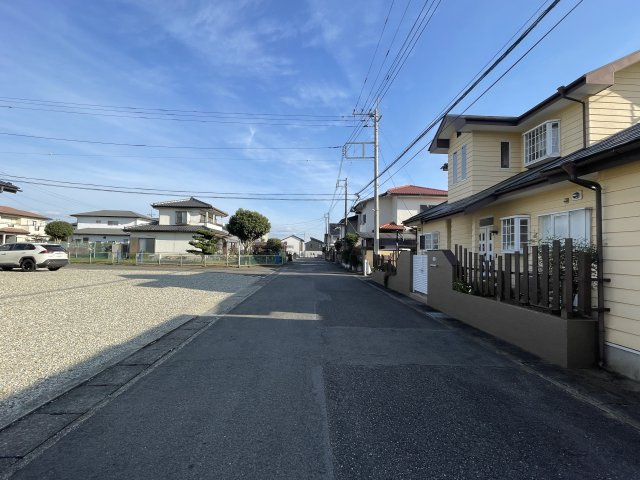 新築戸建・新築建売　大田原市浅香3丁目　制震+耐震で地震に強い　西原小・大田原中の前面道路含む現地写真|前面道路は南側にあり幅員も6ｍありますので陽当たりも良く駐車が苦手な方にも安心の広さです！