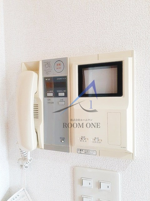 ウェスト　ベル　ウッドのセキュリティ|モニター付きインターホンです。
