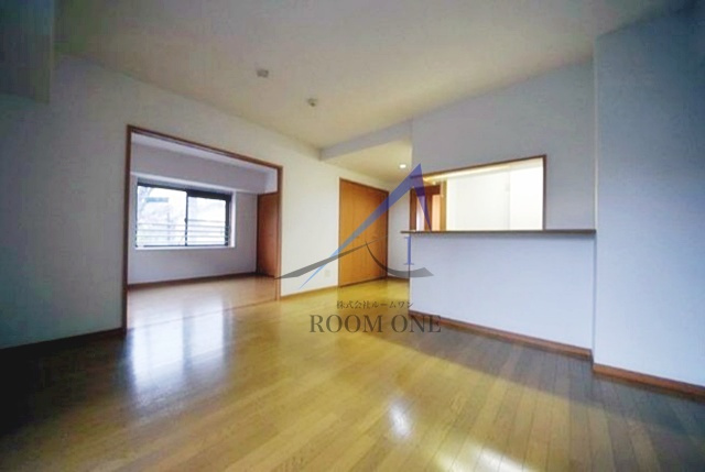 ウェスト　ベル　ウッドの居間・リビング|洋室のお部屋です。