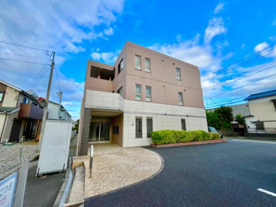 【エントランス】 | グランドパレス | 外観写真（夜）