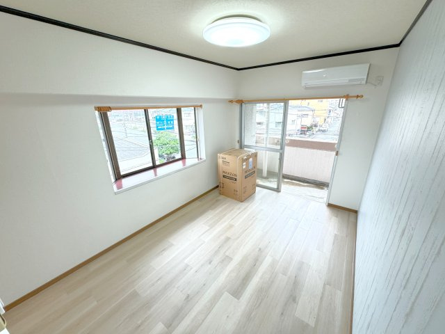 グランカーサ大牟田駅の居間・リビング|※他号室の写真の為異なる場合は、現況優先とします。