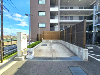 【その他共用部分】 | グランセンス吉川美南セントラルレジデンス | 車をお持ちの方にはとてもうれしい敷地内洗車場