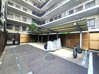 【駐輪場】 | グランセンス吉川美南セントラルレジデンス | バイク置場は大切な愛車を守る屋根付きです