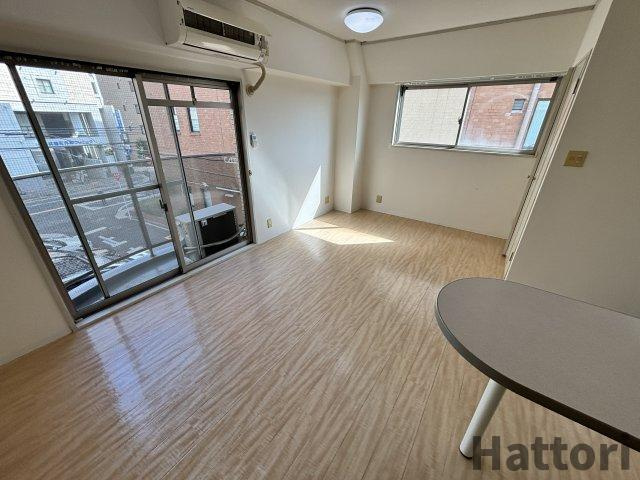 ベルエアーIIの居間・リビング