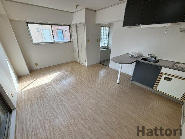 ベルエアーIIの居間・リビング