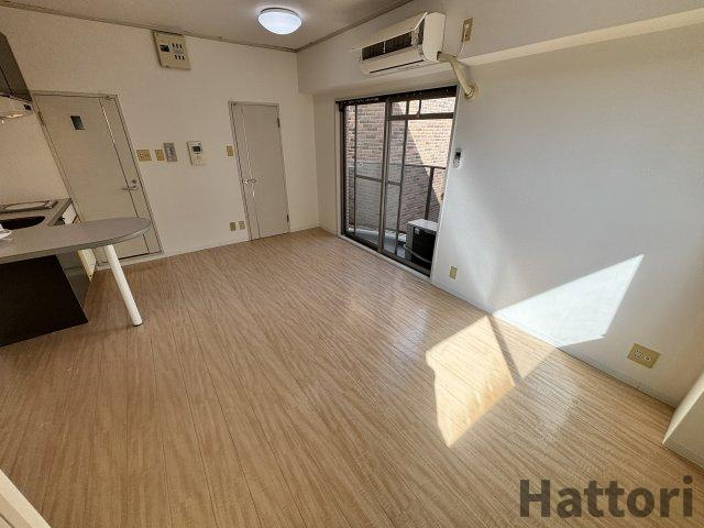 ベルエアーIIの居間・リビング