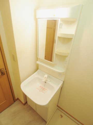 ジュネスさくらの独立洗面台