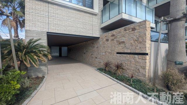 クリオ鵠沼海岸グランロワのエントランス|落ち着いたエントランスです