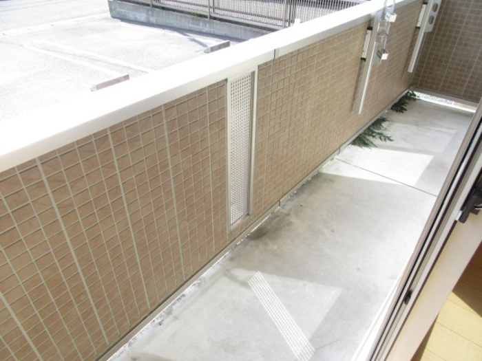 D-room OMODAKAB棟のバルコニー