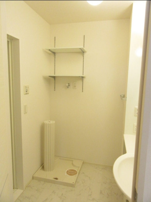 D-room OMODAKAB棟の洗面所