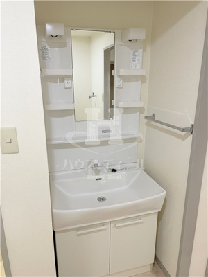 【独立洗面台】 | リバーサイドMAKIBA | 朝の支度にも助かる、独立の洗髪洗面化粧台