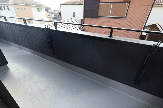 【バルコニー】 | 《仲介手数料無料》上尾市藤波２丁目371(全1戸)新築一戸建てグラファーレ | 2025年11月3日 9:50 晴れ