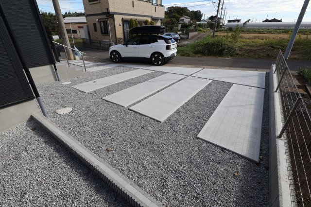 【駐車場】 | 《仲介手数料無料》上尾市藤波２丁目371(全1戸)新築一戸建てグラファーレ | 2025年11月3日 9:50 晴れ